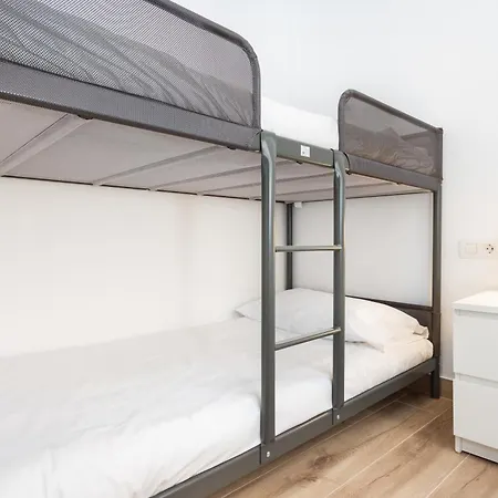 Home2book Spacious With Private Parking Apartment